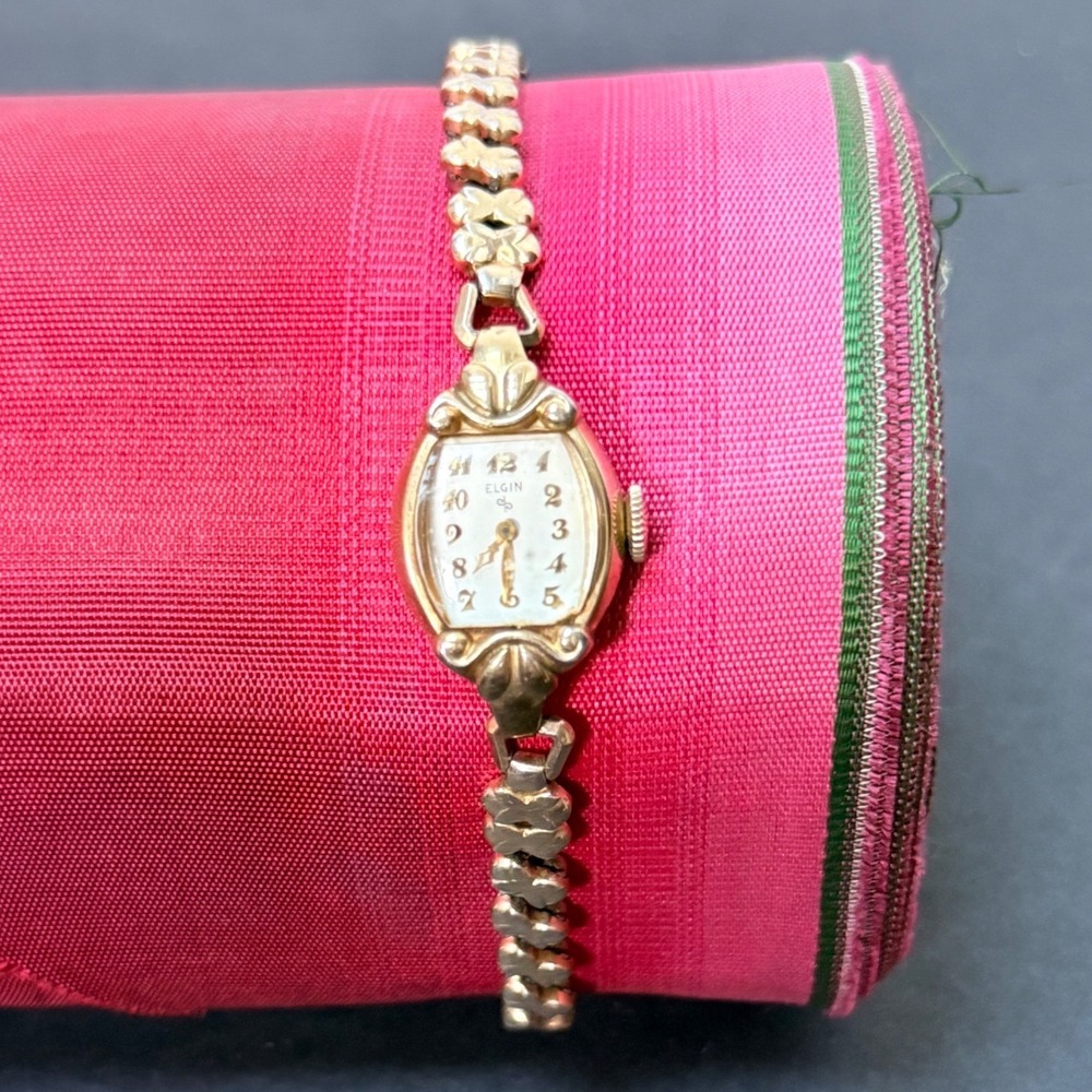 Vintage Elgin Gold Tone Mechanical Wind Up Cocktail Watch Expansion Band